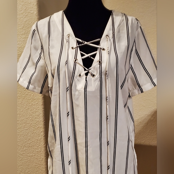 Black and white pinstripe blouse.  NWOT - Picture 4 of 16